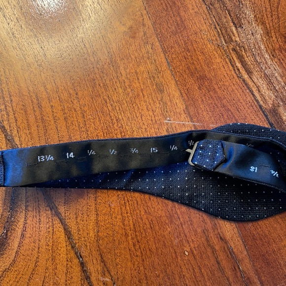 NWT - Michael Kors Bow Tie & Pocket Square Set - Picture 3 of 6